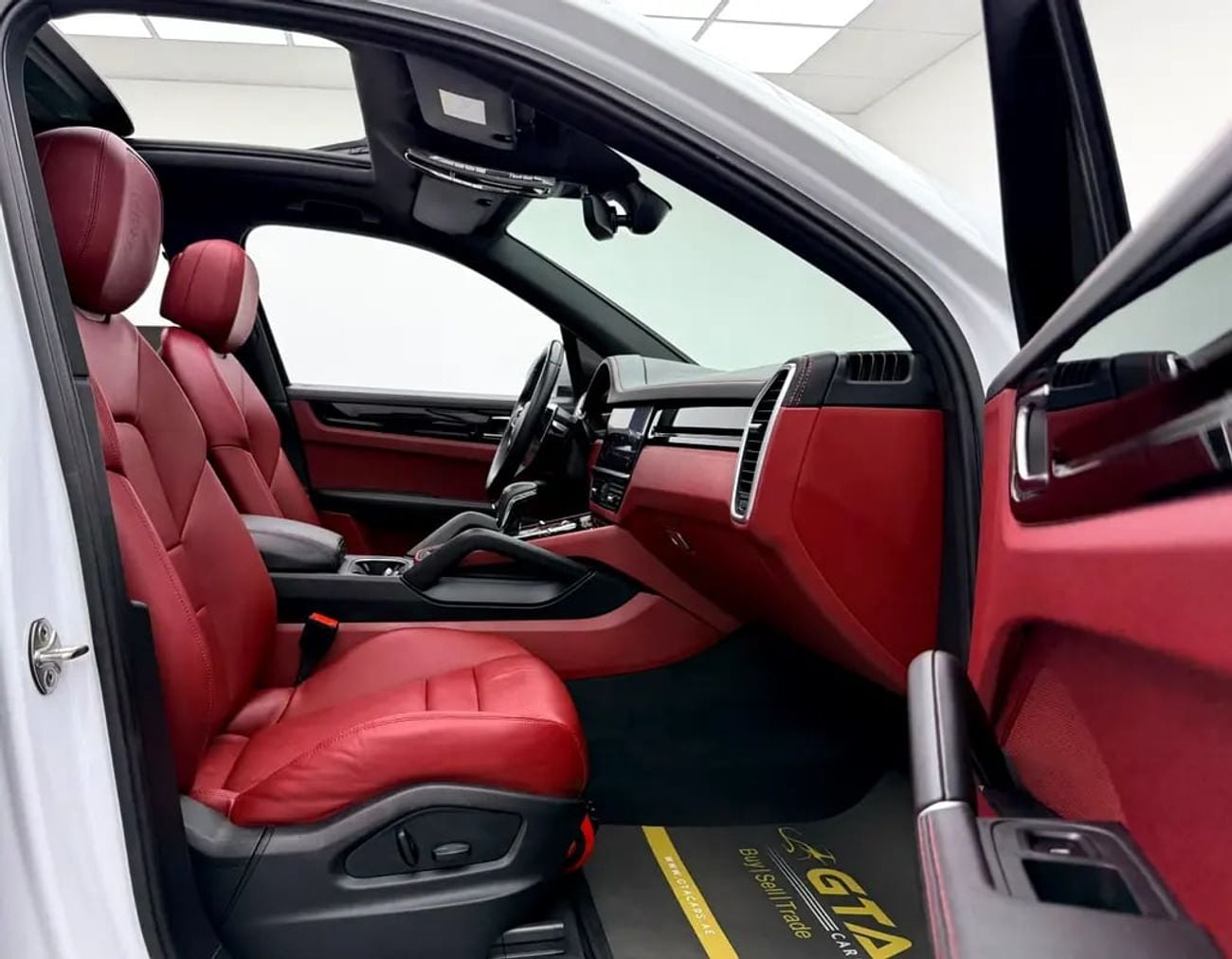 Porsche Cayenne STANDARD Warranty, Full Service History, Fully Loaded, Excellent Condition, GCC