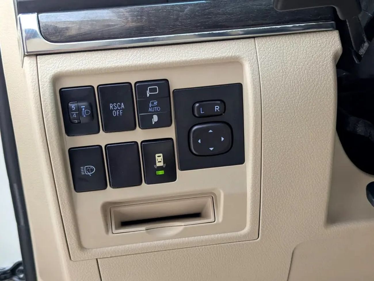 تويوتا لاند كروزر GXR V8 FULL OPTION GCC IN EXCELLENT CONDITION