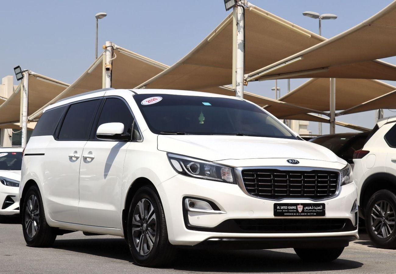 Kia Carnival EX ACCIDENTS FREE - GCC - PERFECT CONDITION INSIDE OUT - MID OPTION
