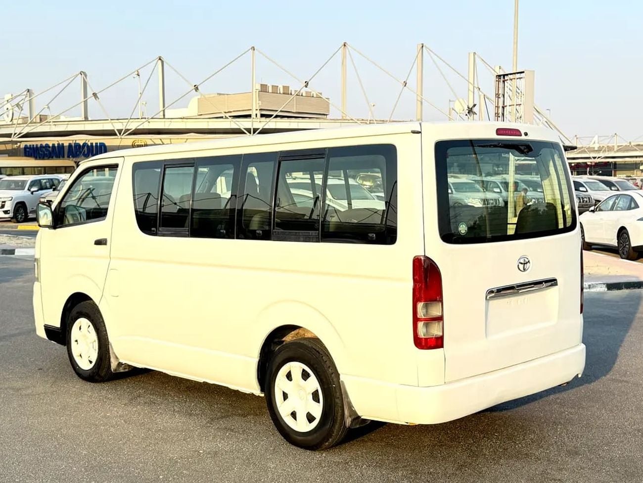 Toyota Hiace GL GCC Specs-passenger Van - excellent condition