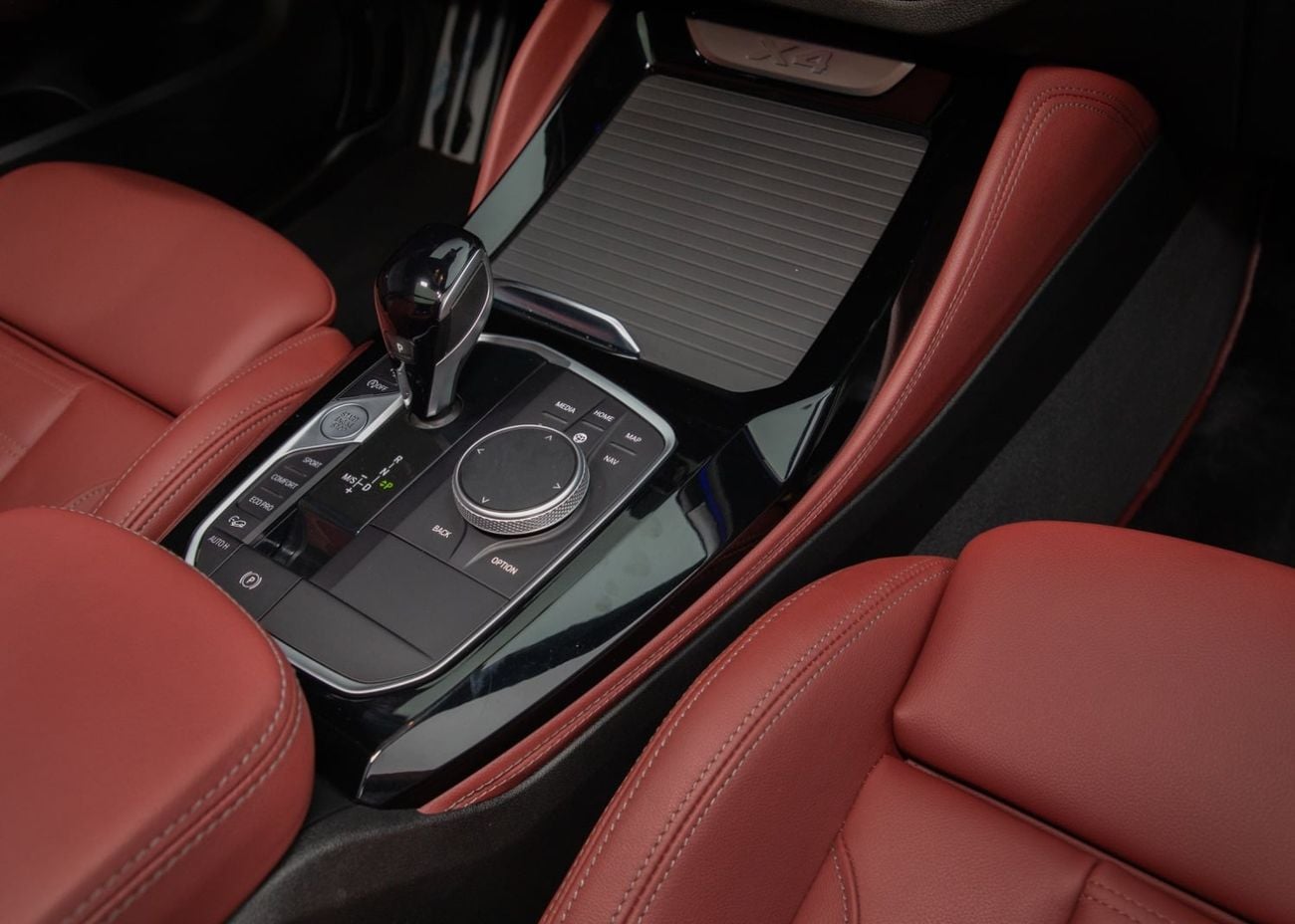 بي أم دبليو X4 XDRIVE30i LUXURY M SPORT PACKAGE