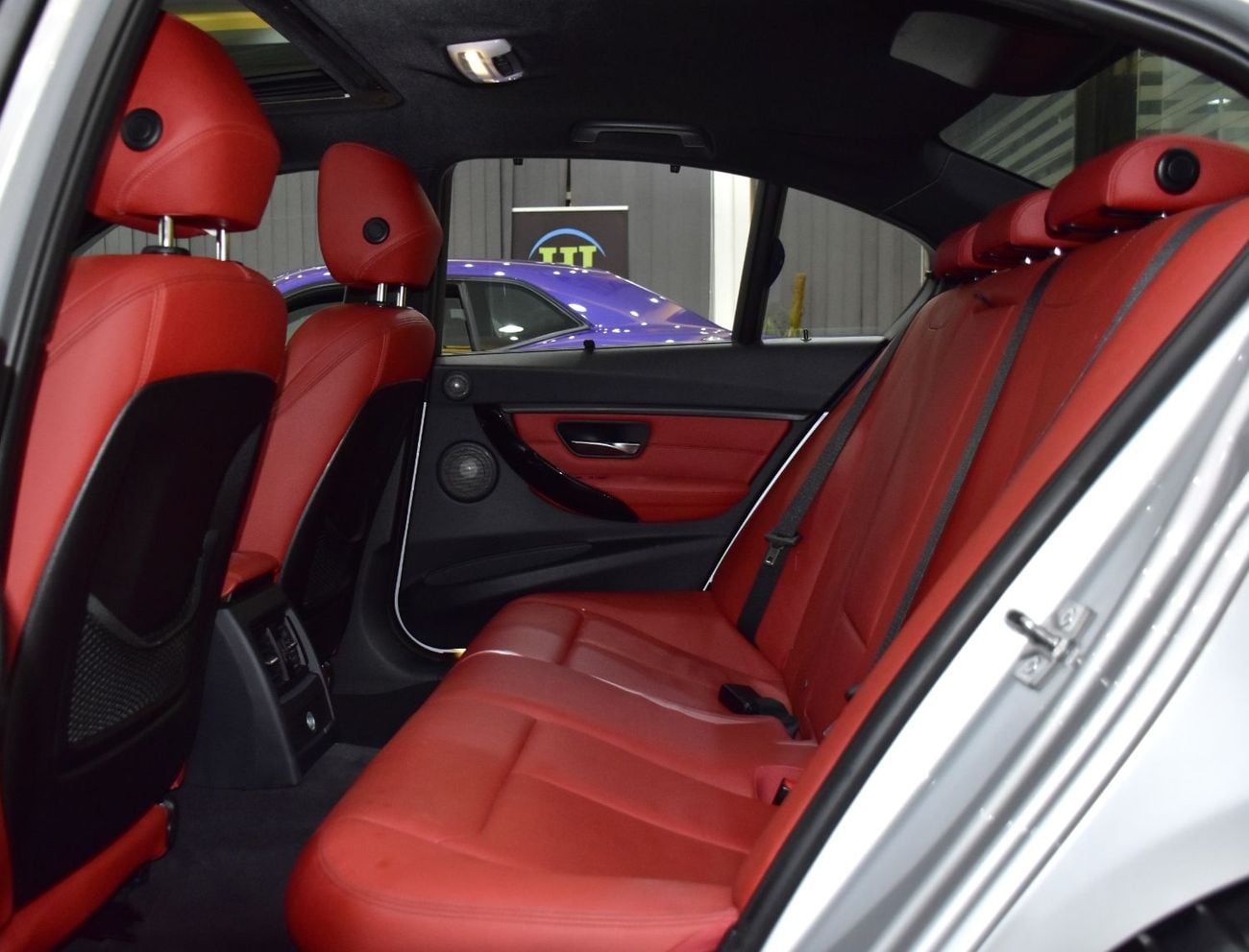 بي أم دبليو 335i عرض ممتاز لسيارة BMW 335i Sport (موديل 2013) باللون الفضي بمواصفات خليجية
