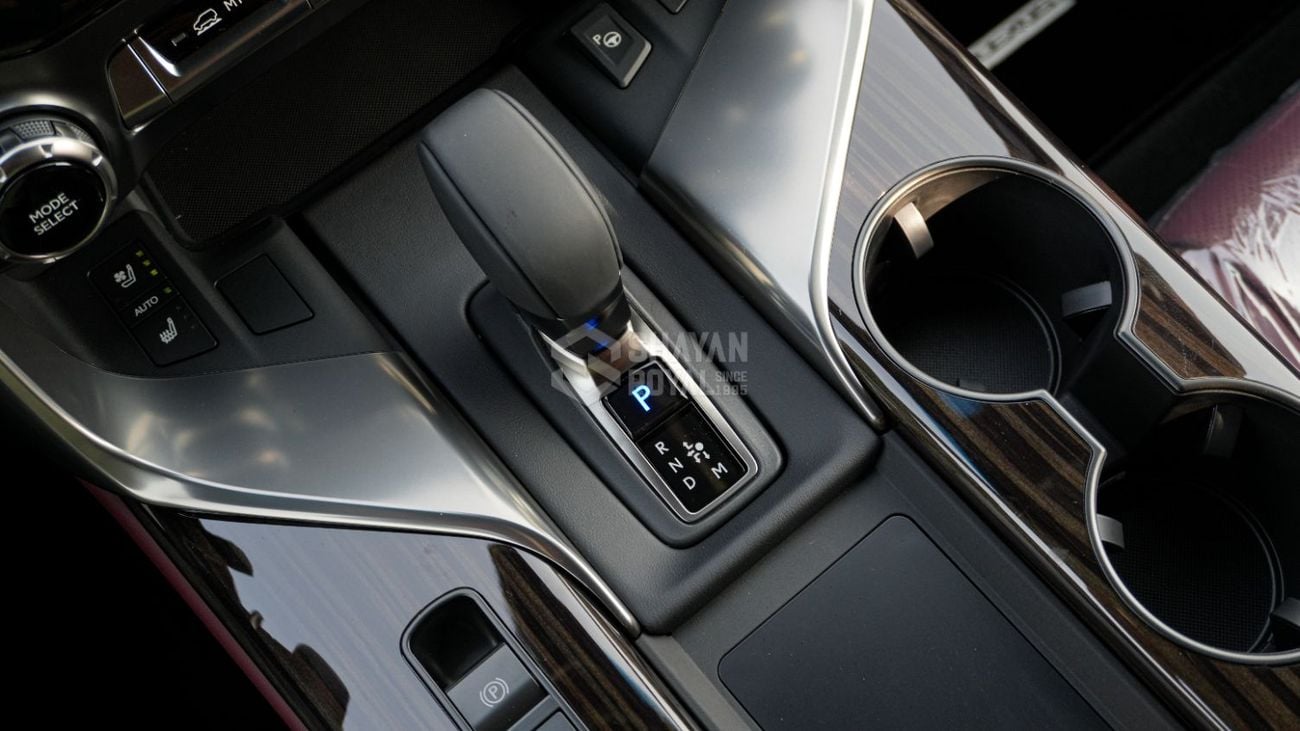 لكزس LX 700h SIGNATURE 3.5L TT HEV | AUTO PARKING | MARK LEVINSON | 7 SEATER AT 4WD 2026MY