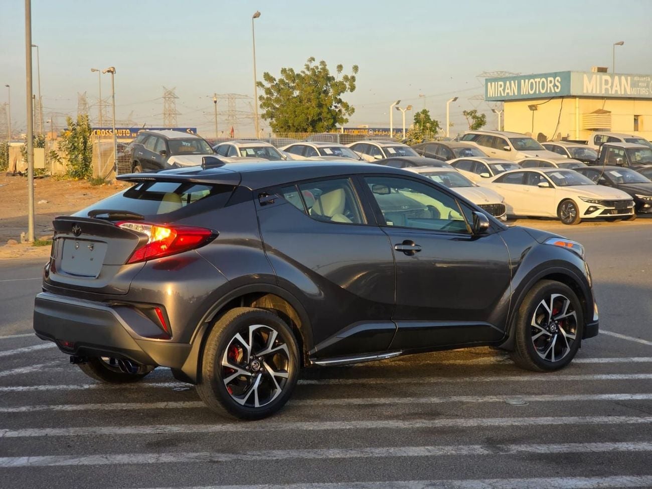 Toyota C-HR STANDARD Toyota C-HR TRD Edition Push button and leather seats