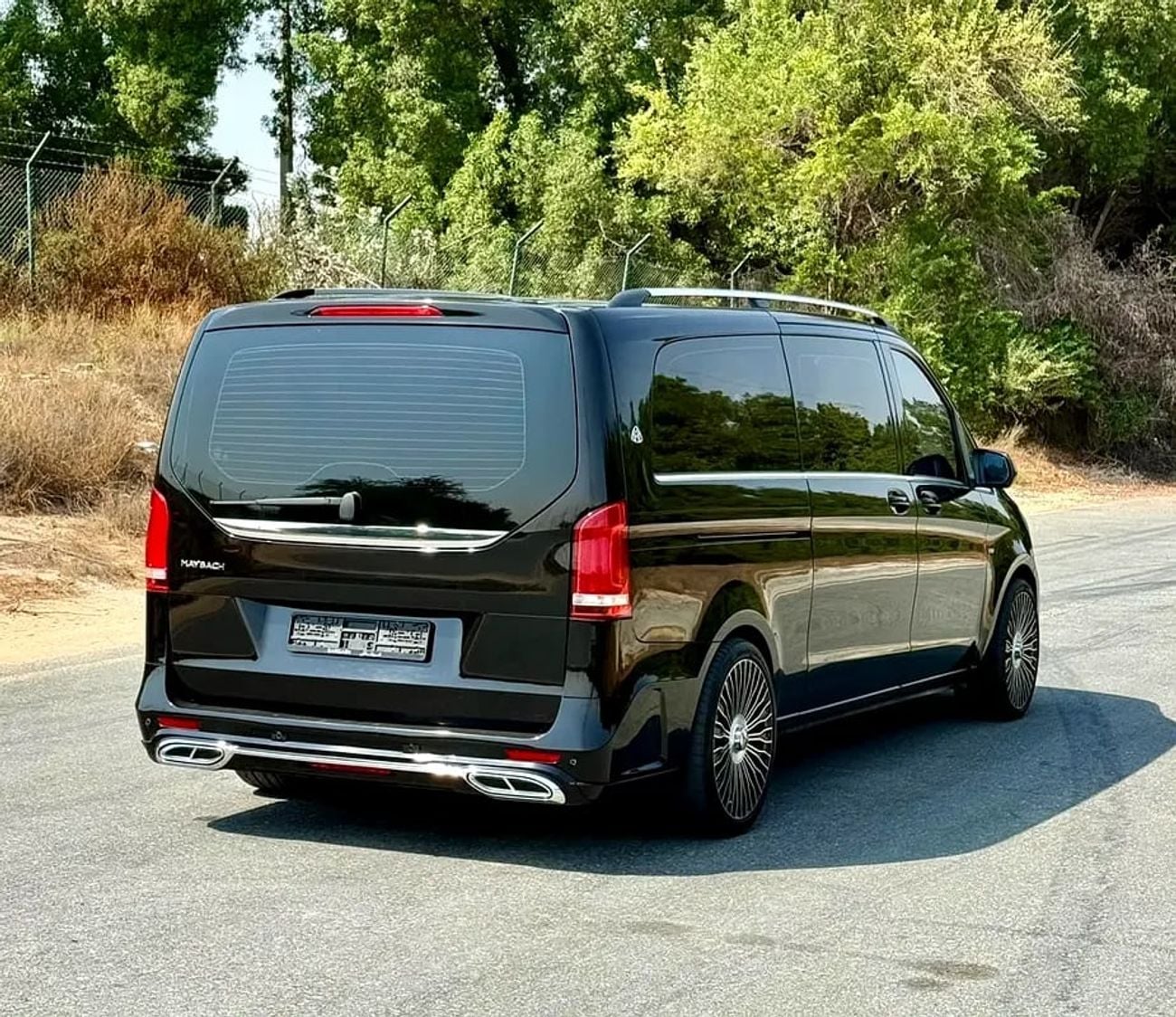 Mercedes Benz V 250 V 250 GCC Specs