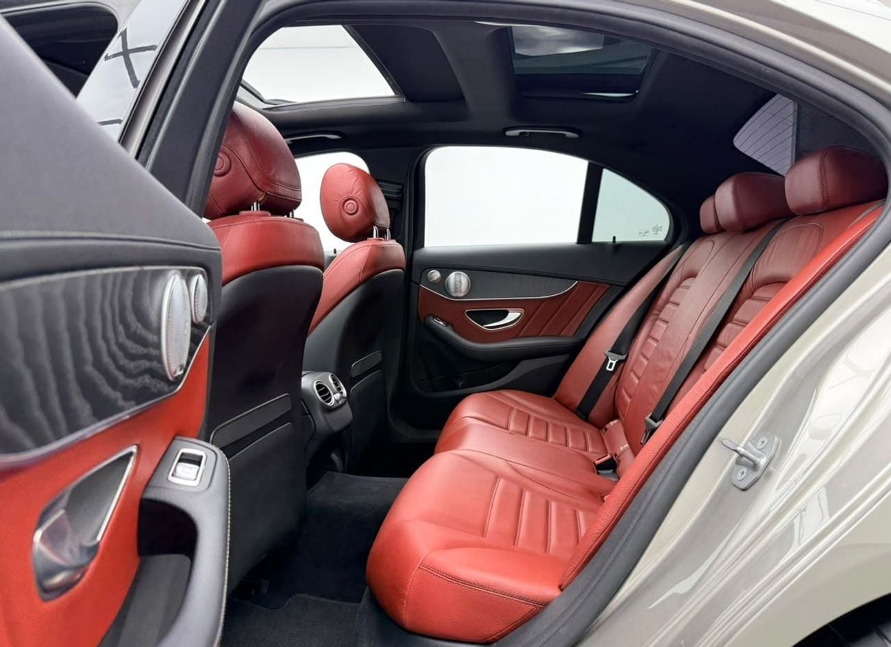 مرسيدس بنز سي 43 ايه ام جي AMG SPORT مرسيدس C 43 AMG موديل 2019، ضمان لمدة عام، سجل صيانة، مواصفات خليجية