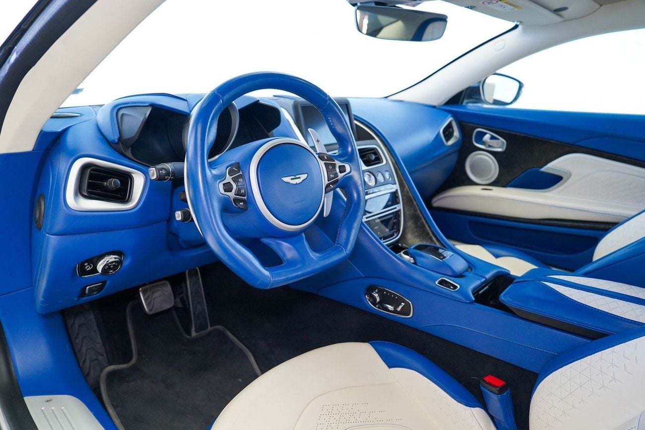 Aston Martin DBS SUPERLEGGERA
