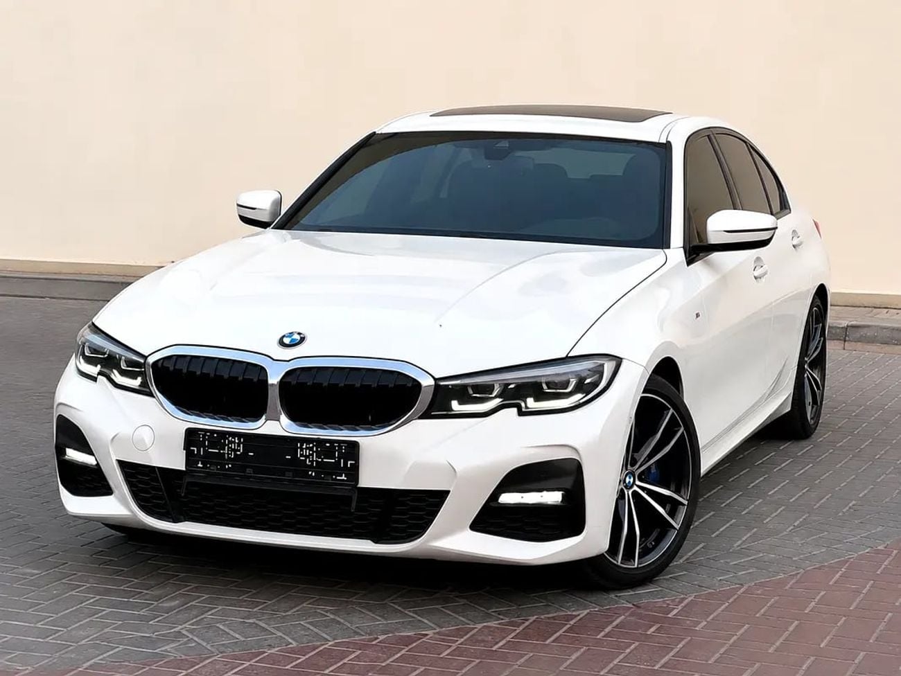 BMW 330i M SPORT 1,480 P.M | Stunning 330i M Sport | GCC Specs | Low Mileage | Pristine Condition origin