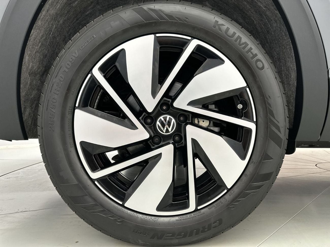 Volkswagen Teramont COMFORTLINE (Facelift 2) 2.0L | GCC Specs | 7-Seater Premium Family SUV | Spacious Interior | Modern Exterior