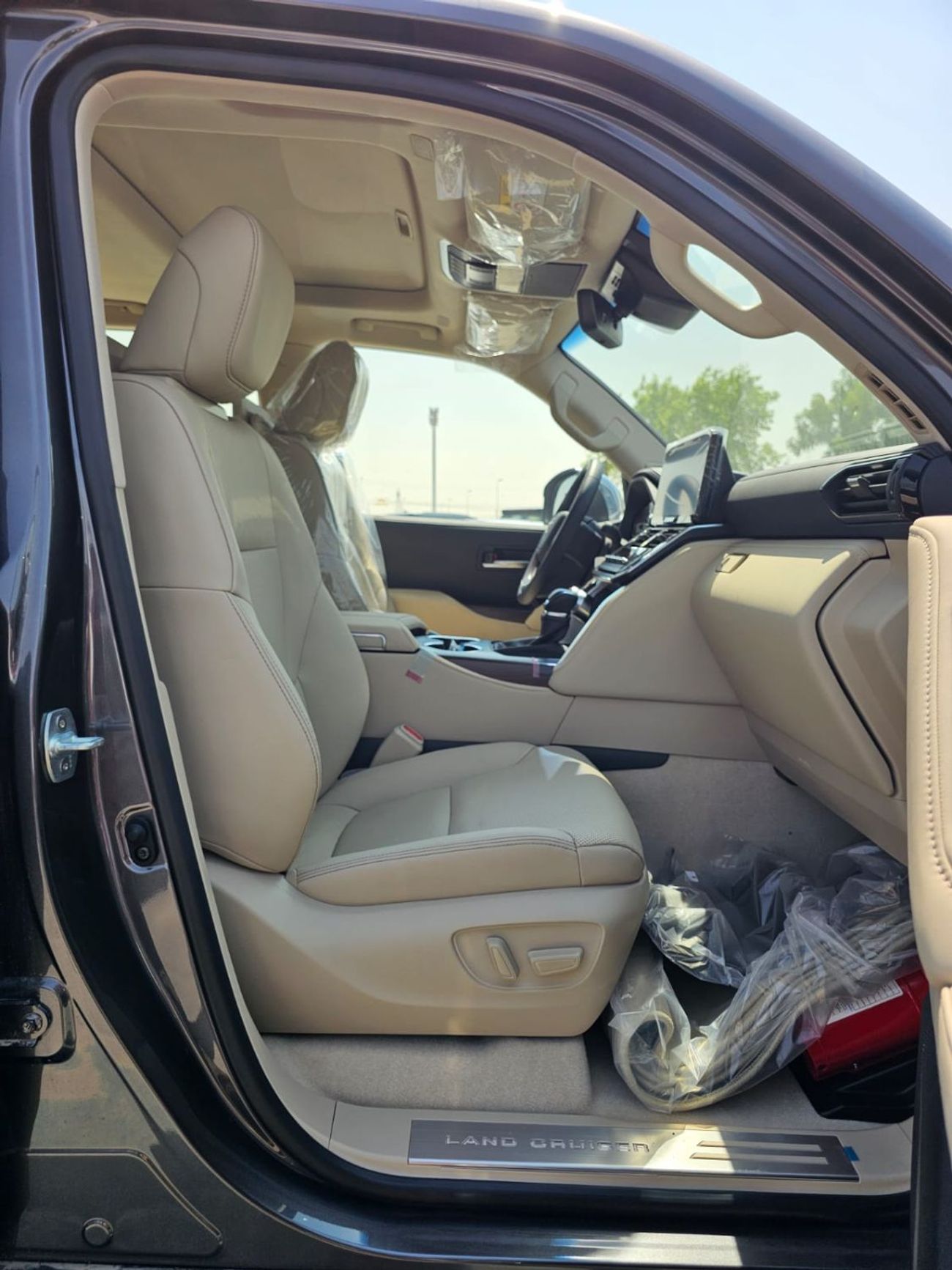 Toyota Land Cruiser VXS TWIN TURBO || 3.5L PETROL V6 | RADAR | 360*CAMERA | REAR ENTERTAINMENT SCREEN | SUNROOF | FULL O