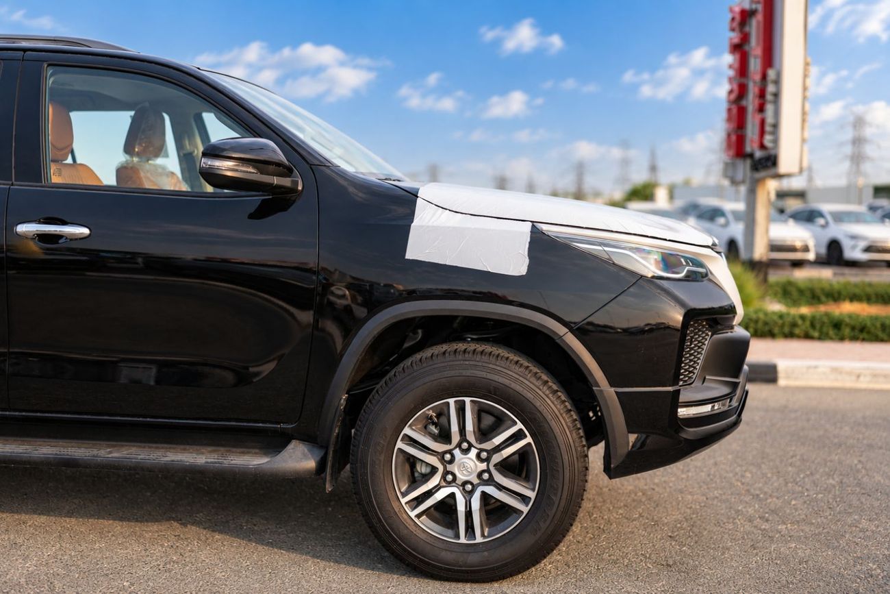 Toyota Fortuner SR5 2026 Toyota Fortuner SR5 2.7L 4WD 2026 Toyota Fortuner SR5 2.7L 4WD