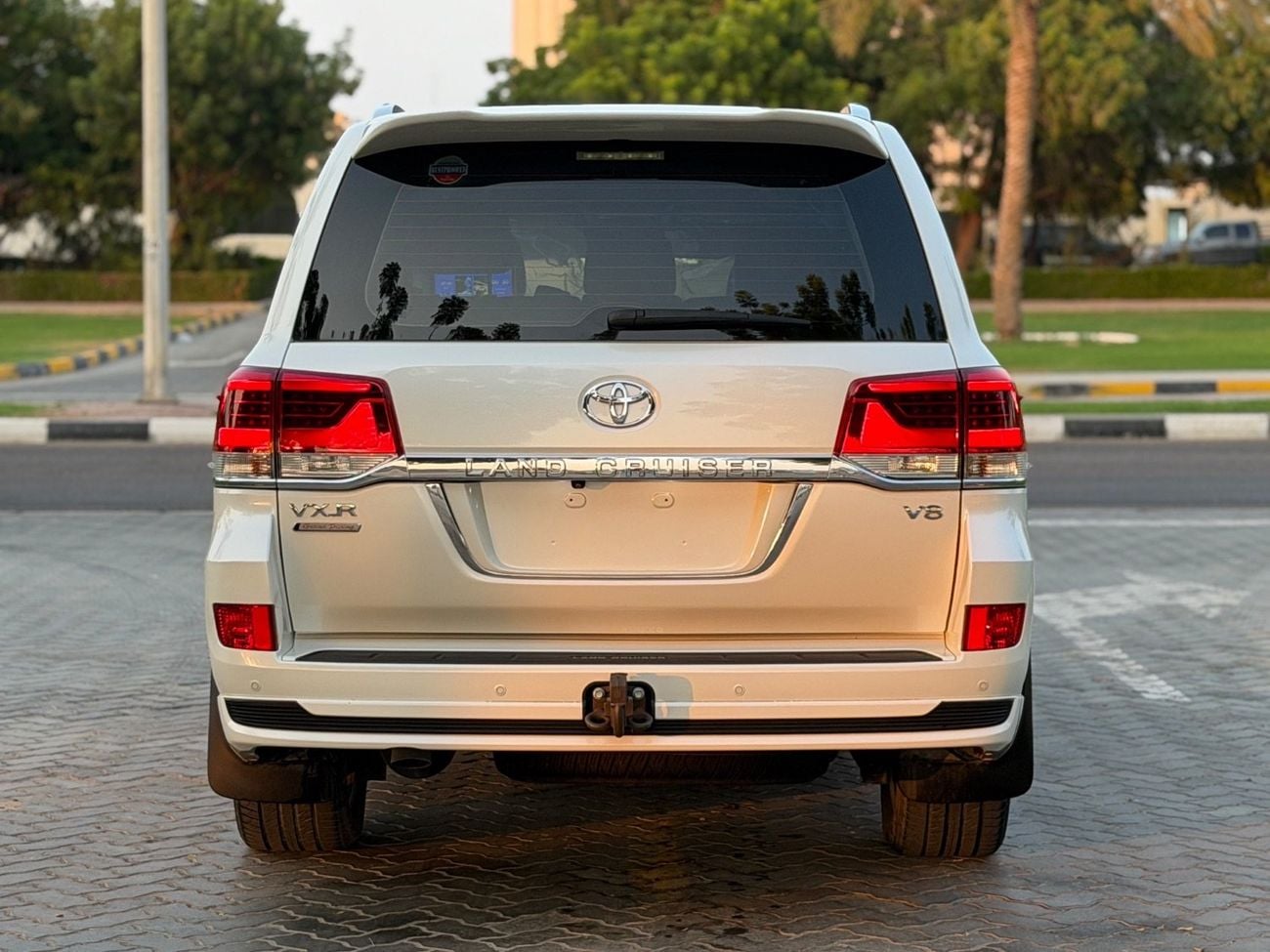 Toyota Land Cruiser GXR Grandturing V8
