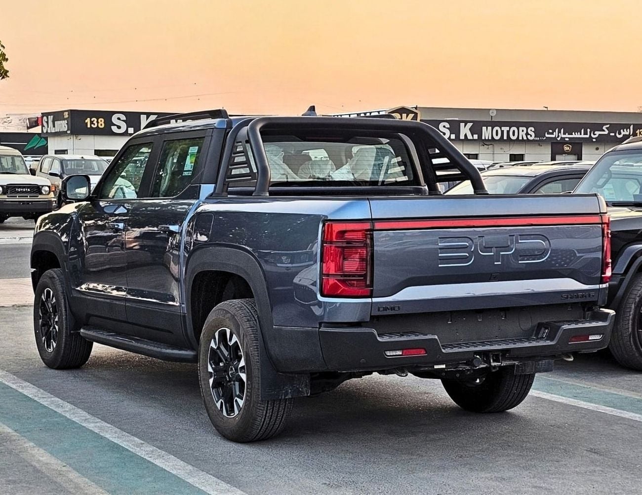 بي واي دي شارك 6 سيارة BYD SHARK 6 الرائدة الهجينة القابلة للشحن || محرك بنزين 1.5 لتر V4 دفع رباعي | أزرق 2026 (رمز