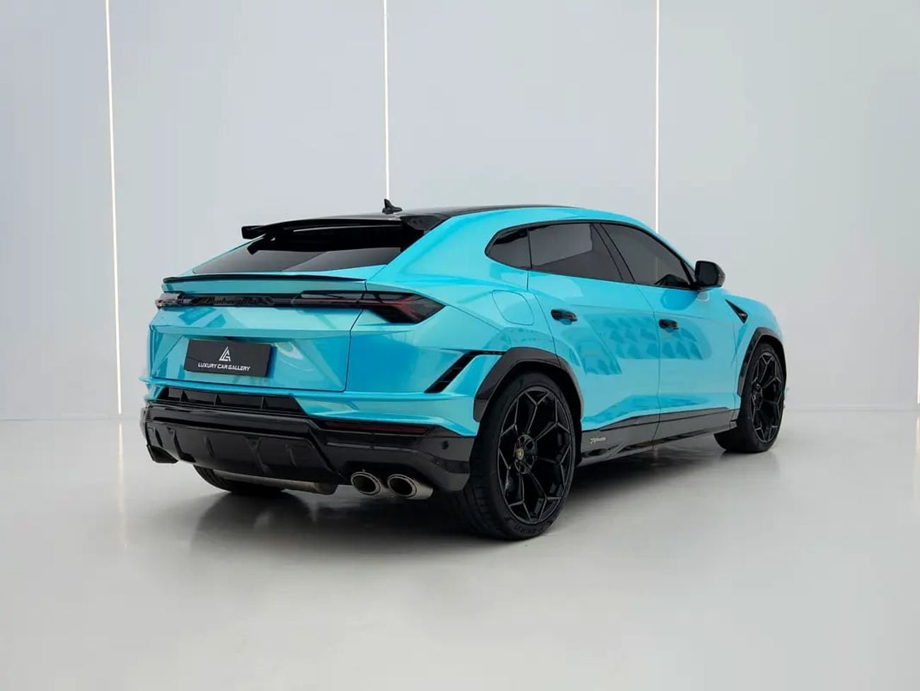 لامبورغيني اوروس PERFORMANTE Akrapovič Titanium Exhaust | Fresh Wrap | 10-Year Wrap Warranty