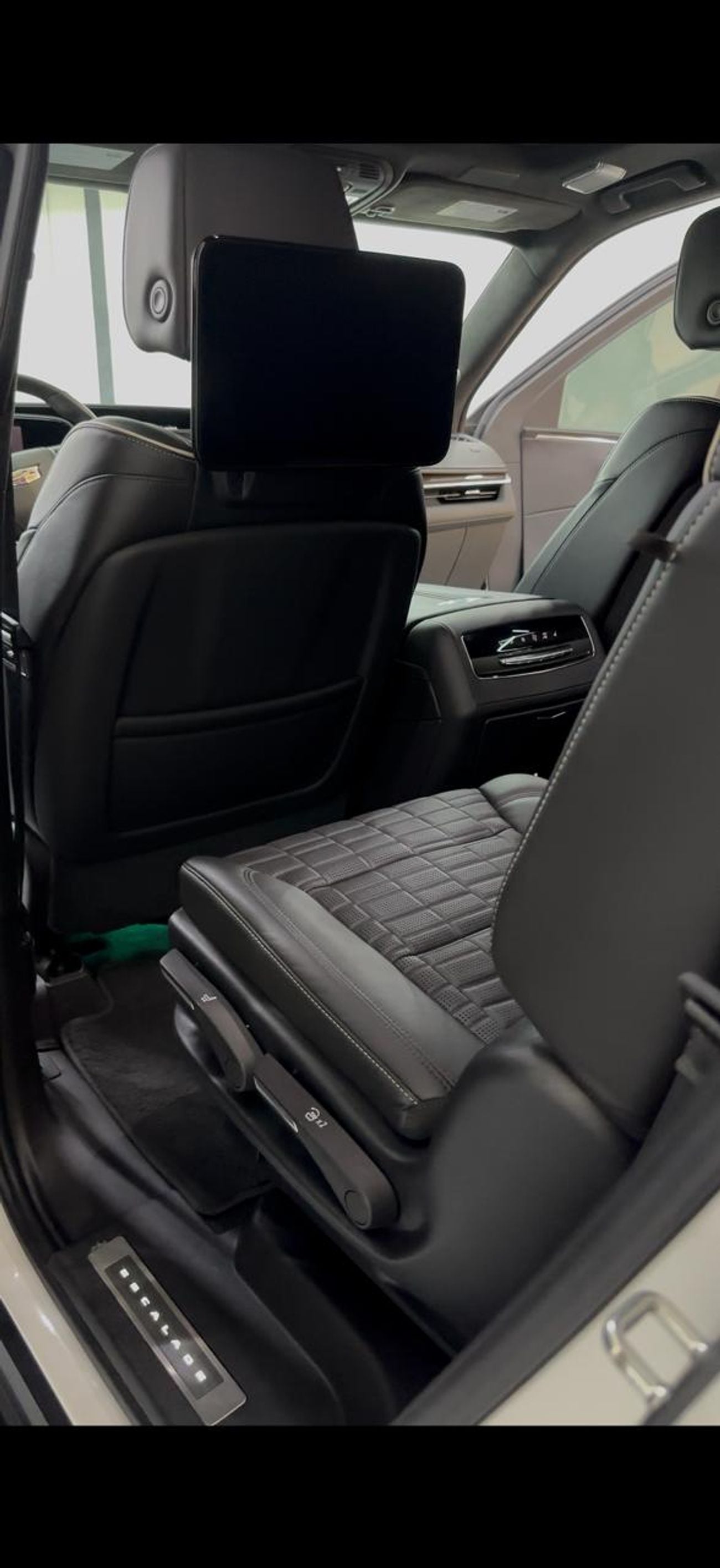 Cadillac Escalade PREMIUM LUXURY PLATINUM FULL SPEC