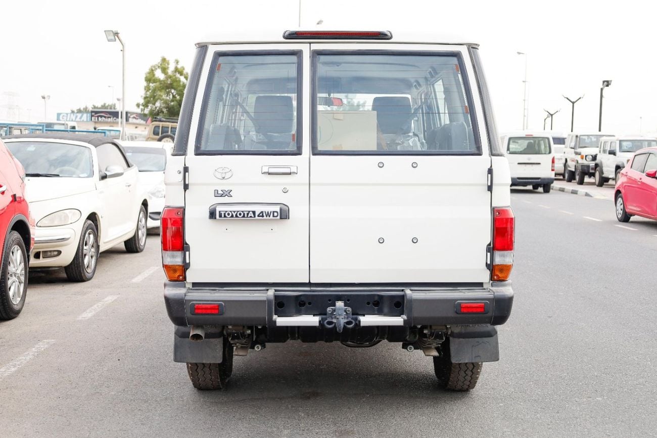 Toyota Land Cruiser 70 LC76 HARD TOP