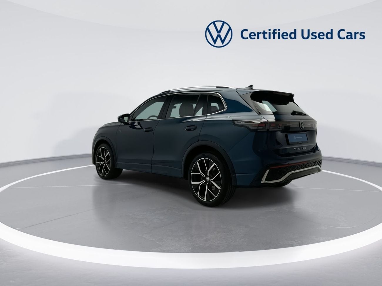 فولكس واجن تيجوان R-LINE 1.4L | Premium R-Line Interior | Panoramic Sunroof | Digital Cockpit Pro | Ambient Lighting | Rear C