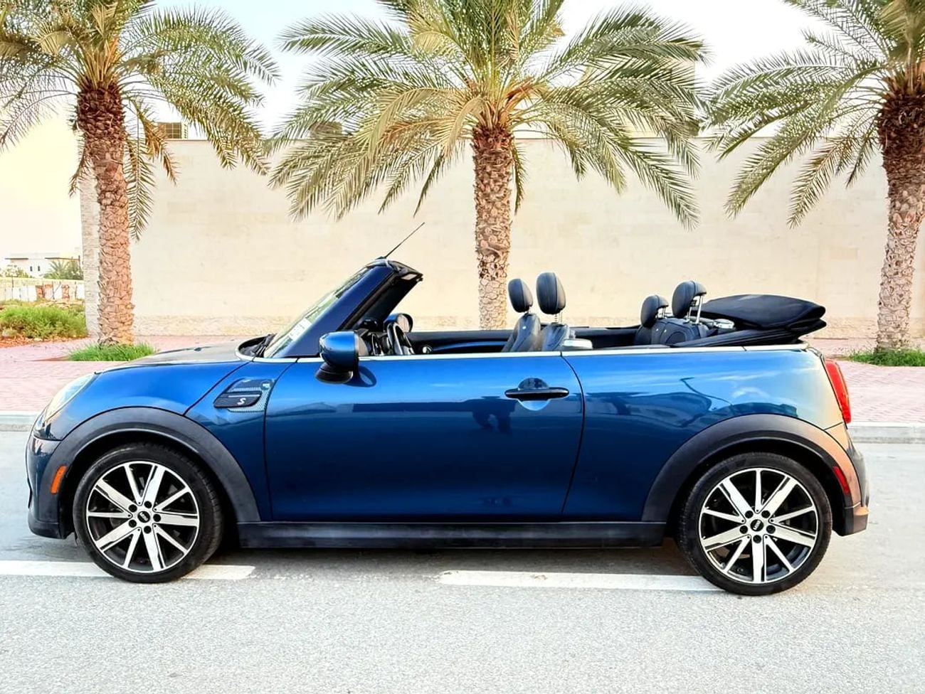 ميني كوبر إس كابريو Cooper S Cabrio JCW (Manul gear!)! Perfect condition!