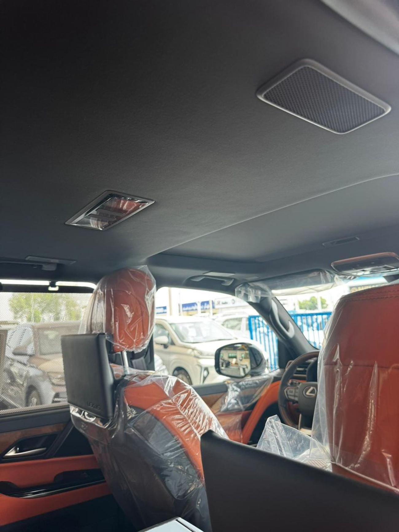 لكزس LX 700h VIP لكزس LX700h VIP كورو