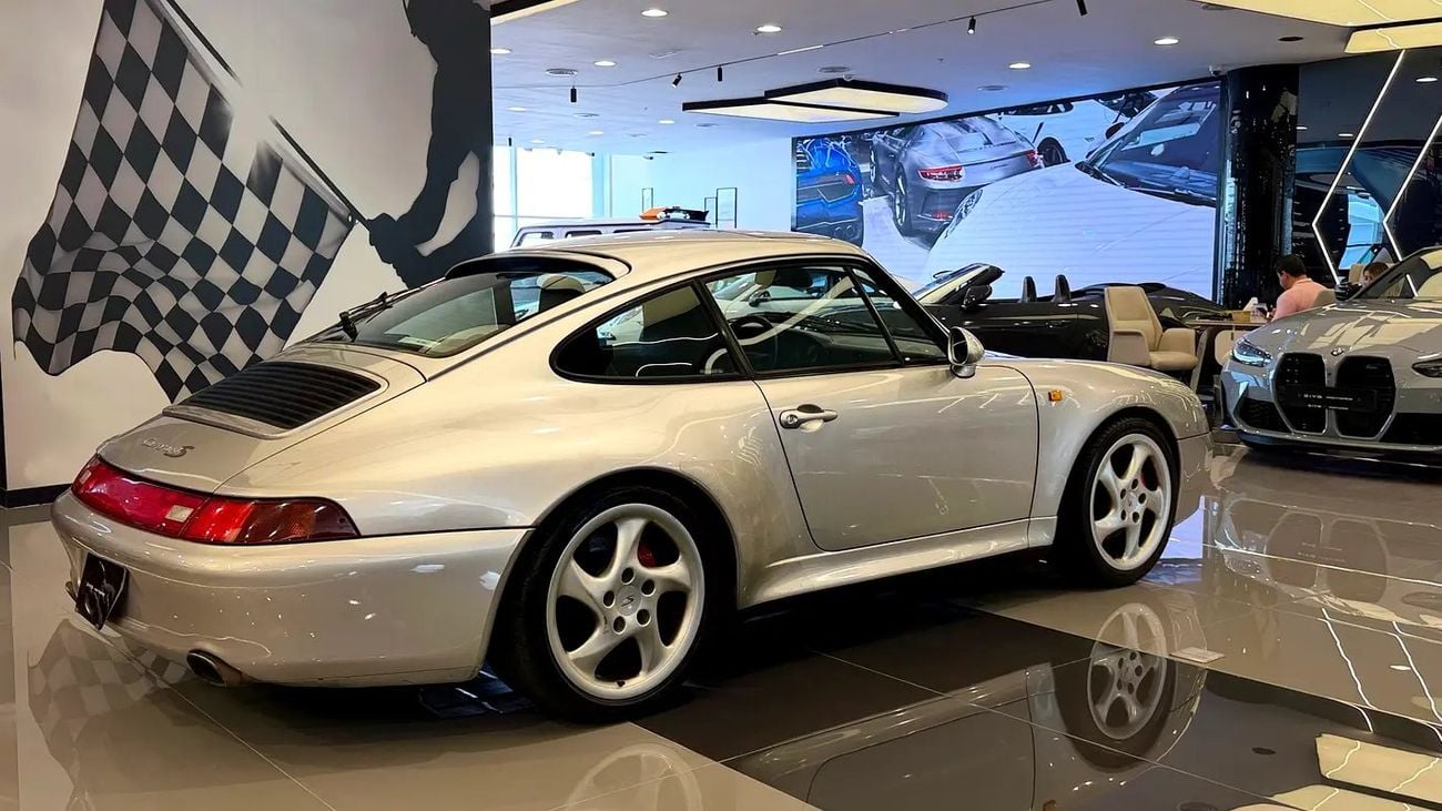 Porsche 911 Carrera 4S (993) - Japanese Specs