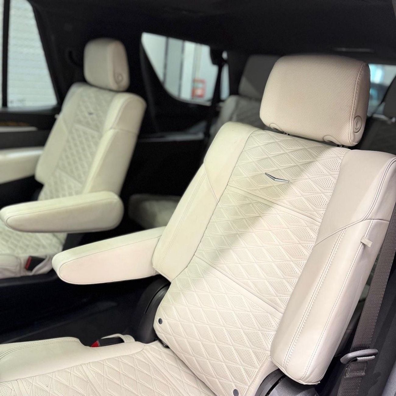 كاديلاك إسكالاد Sport Platinum Cadillac Escalade 2025 مواصفات خليجية