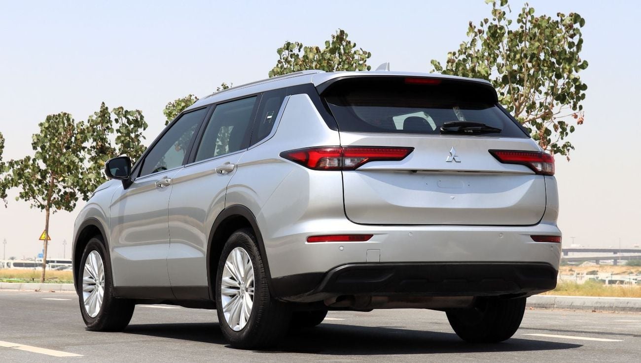 Mitsubishi Outlander GLX MIDLINE ACCIDENTS FREE - GCC - M LINE - ORIGINAL PAINT - PERFECT CONDITION INSIDE OUT