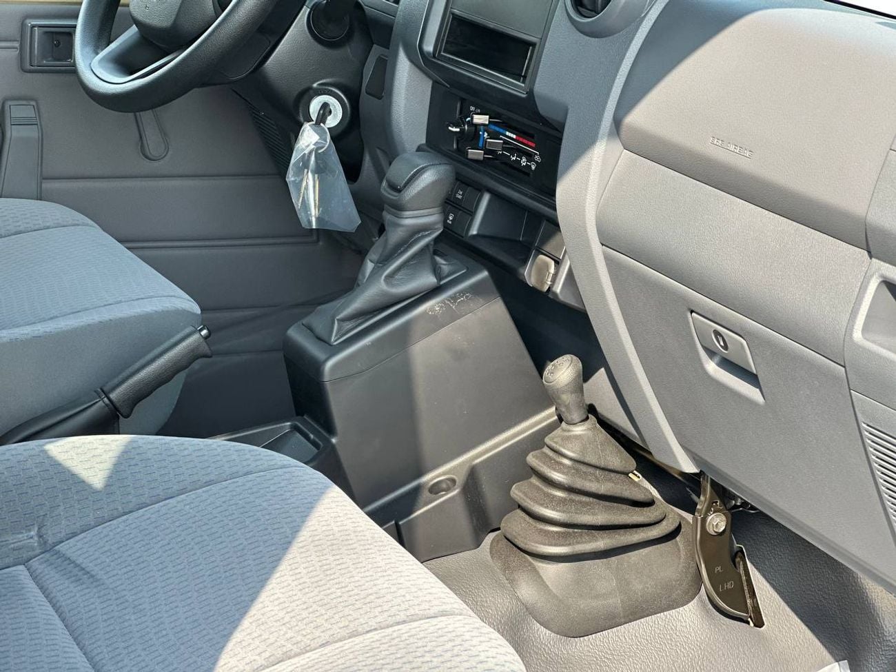 Toyota Land Cruiser 70 LC 78 HARDTOP 4.0L AT