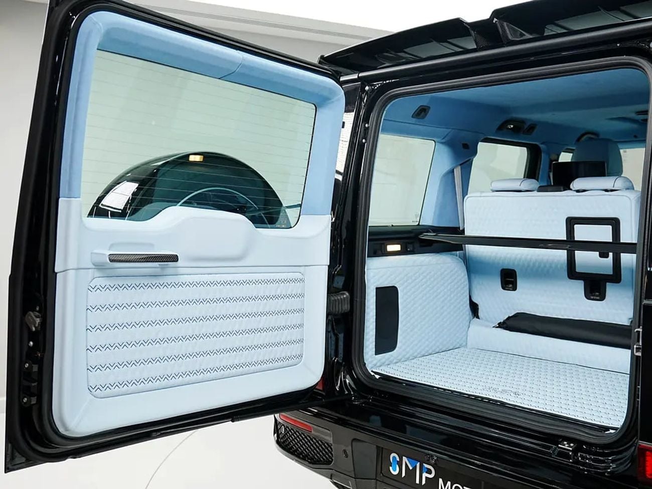Mercedes Benz G63 AMG STANDARD WARRANTY | BABY BLUE LEATHER INTERIOR | FULL OPTION | CARBON PACKAGE