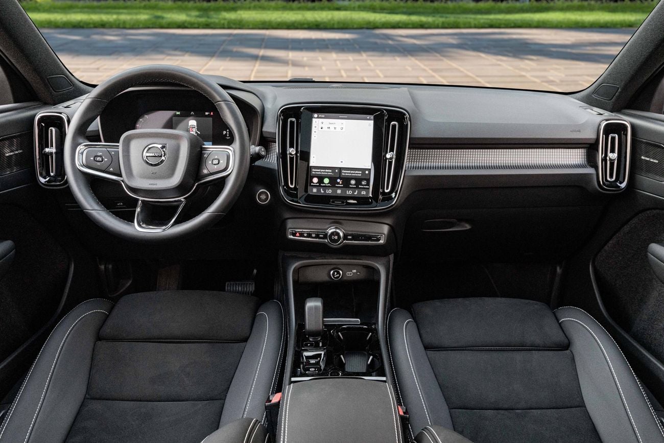 Volvo XC40 B4 ULTIMATE DARK XC40 B4 Ultimate Dark | 1,861 P.M | 0% Downpayment | 2028 WARRANTY