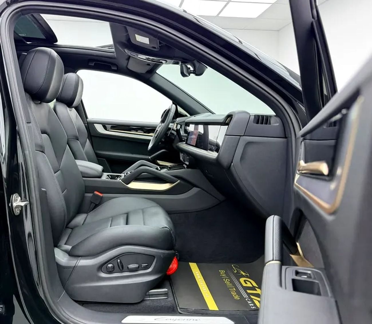 Porsche Cayenne STANDARD Warranty, Full Service History, Fully Loaded, GCC