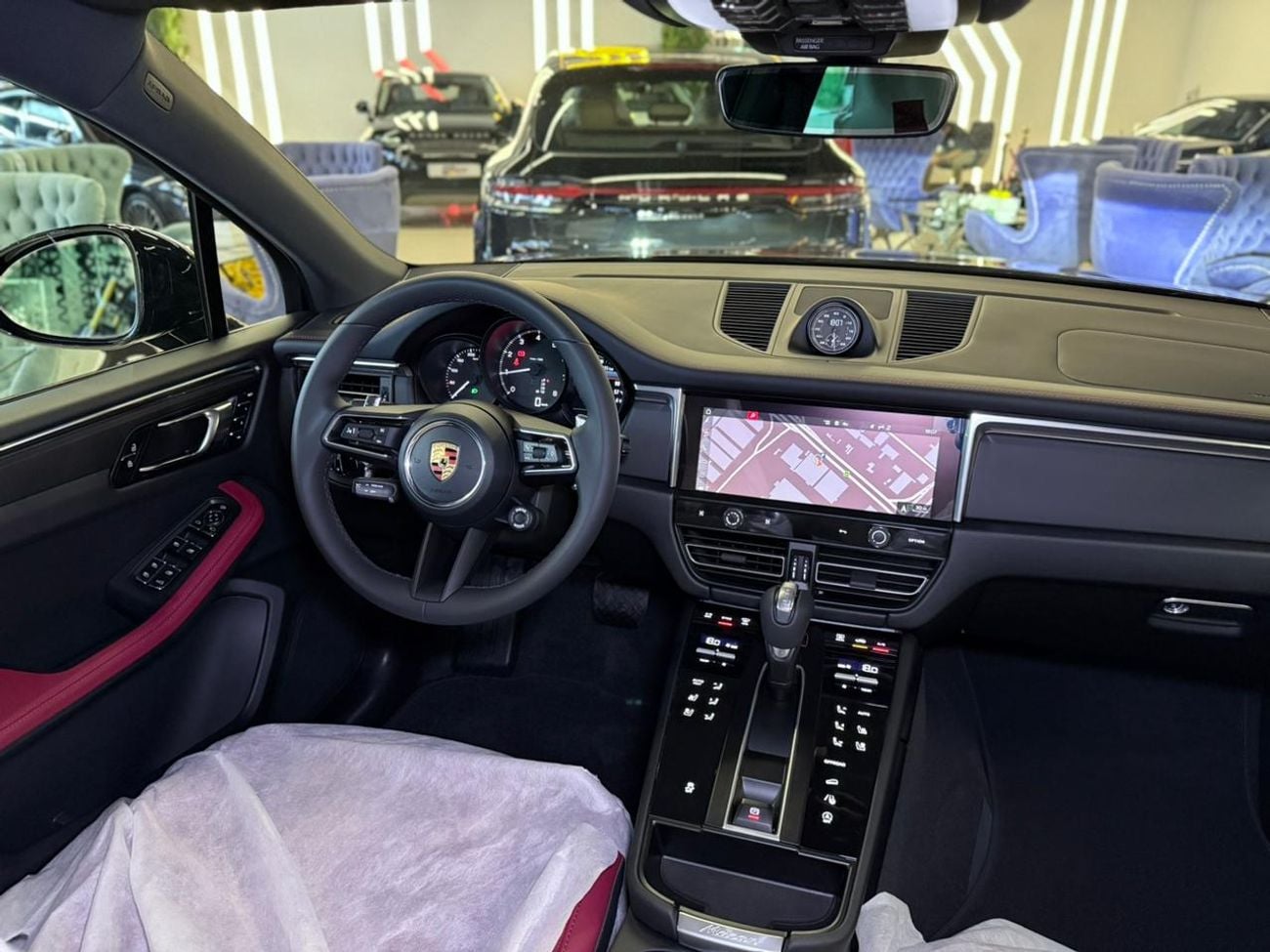 Porsche Macan STANDARD 2026 Porsche Macan| GCC | Dealer Warranty | 21-inch RS Spyder Rims