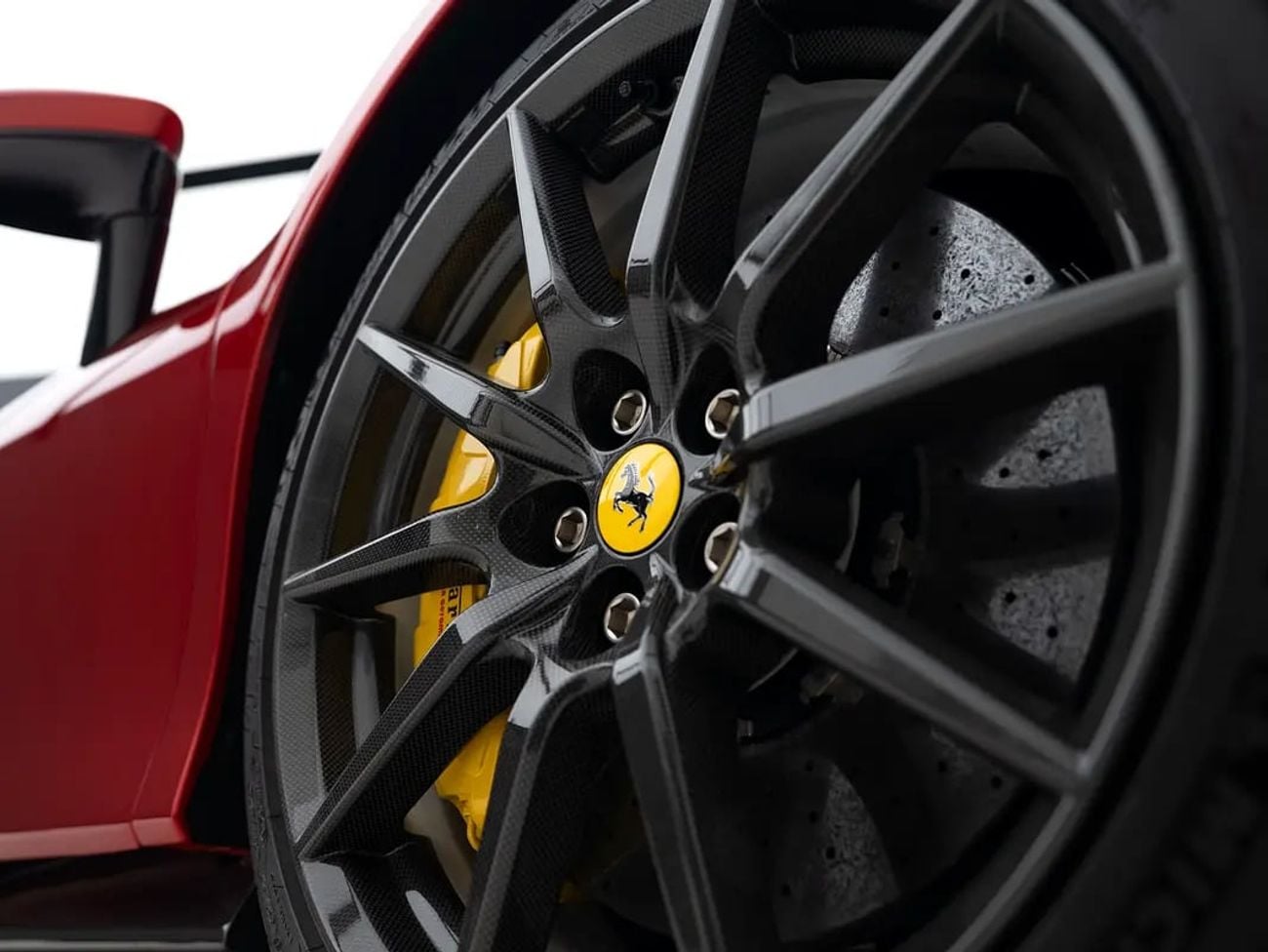 فيراري SF90 ستراديل سبايدر BRAND | CARBON FIBRE WHEELS | SPECIAL 4-LAYER PAINT