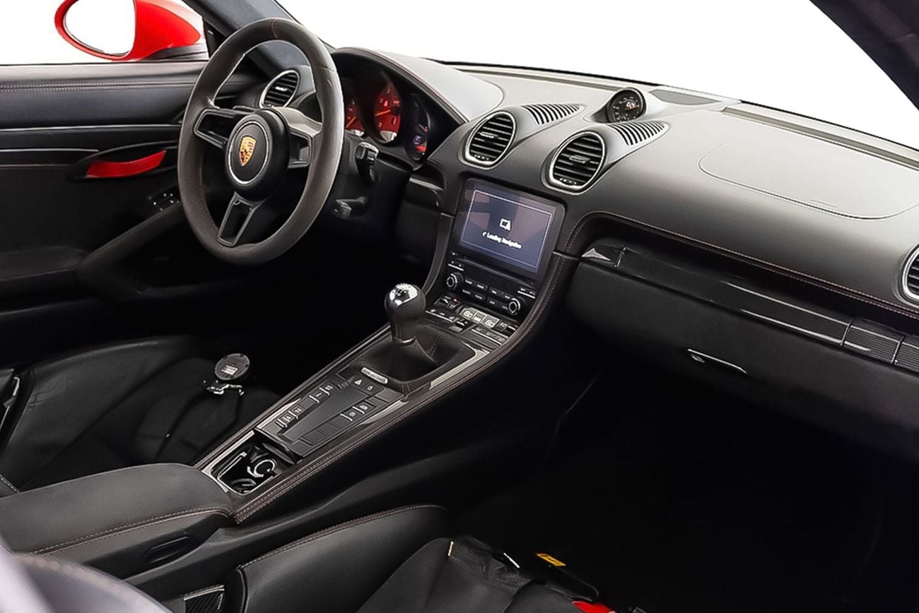 Porsche 718 Cayman GT4