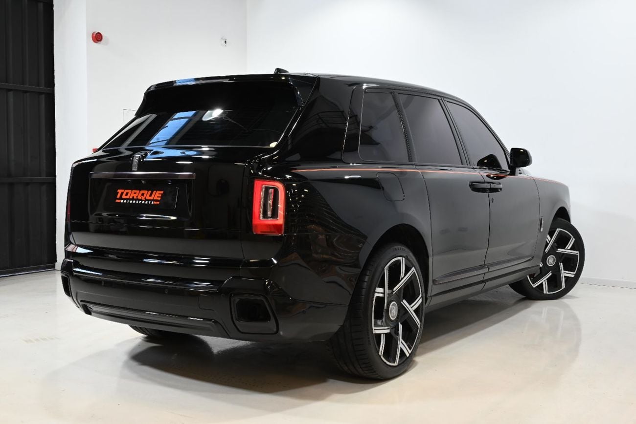 رولز رويس كولينان BLACK BADGE رولز رويس كولينان بلاك بادج 2021، بتصميم مُحسّن، ضمان رولز رويس حتى مايو 2027، سجل صيانة رولز رويس،