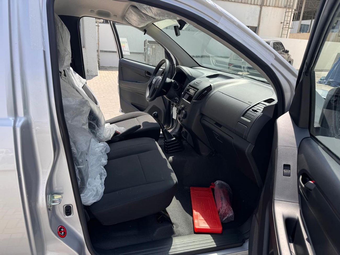 Isuzu D-MAX 4x2 Single Cab (2 Doors) MY 2027 - Made in India, GCC Spec