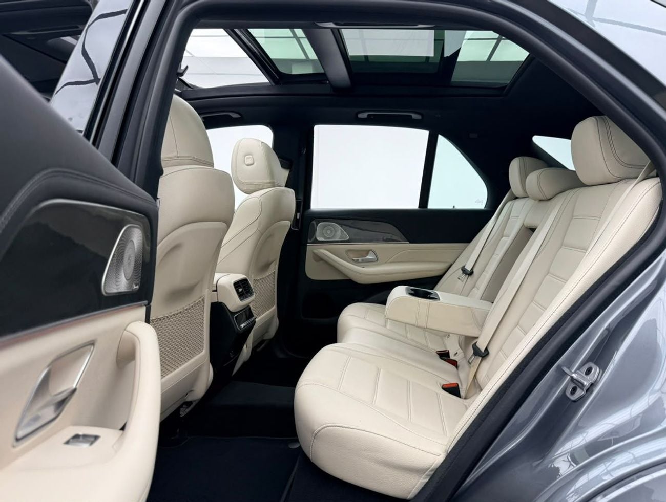 مرسيدس بنز GLE 450 4MATIC مرسيدس بنز GLE450 AMG 4MATIC موديل 2021، مع ضمان، وسجل صيانة كامل لدى مرسيدس، كاملة المواصفات، خليجي