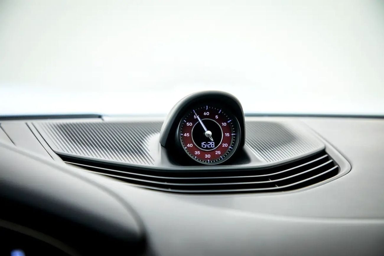 بورش تايكان TURBO S - GCC - FULL CARBON WITH SERVICE HISTORY AND AL NABOODA WARRANTY