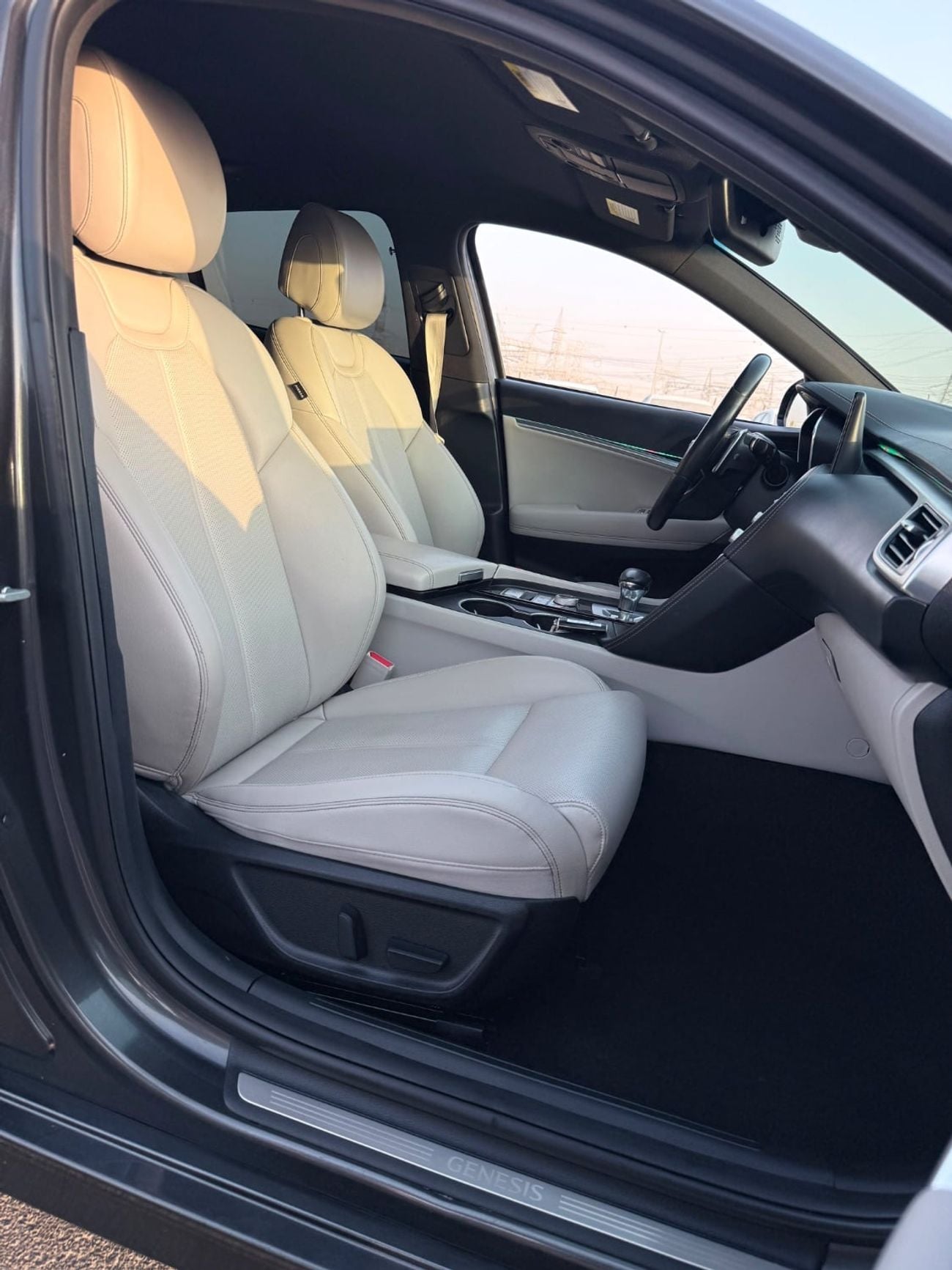 جينيسس G70 PREMIUM *GENESIS G70* Left Hand Full option Specs: *USA* Year: *2022* -*Original 5 Seats* push start BSM