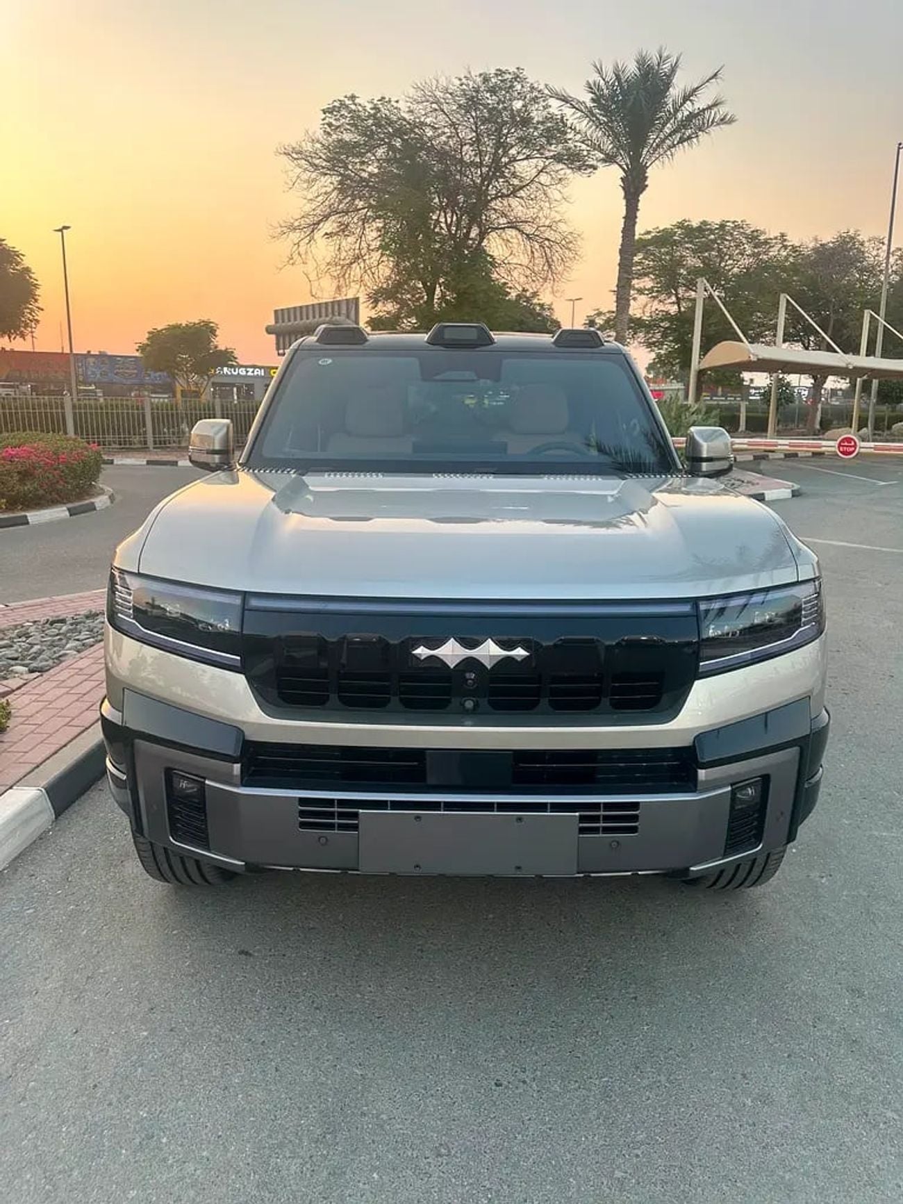 BYD Leopard 8 FLAGSHIP full option flagship full option brand km