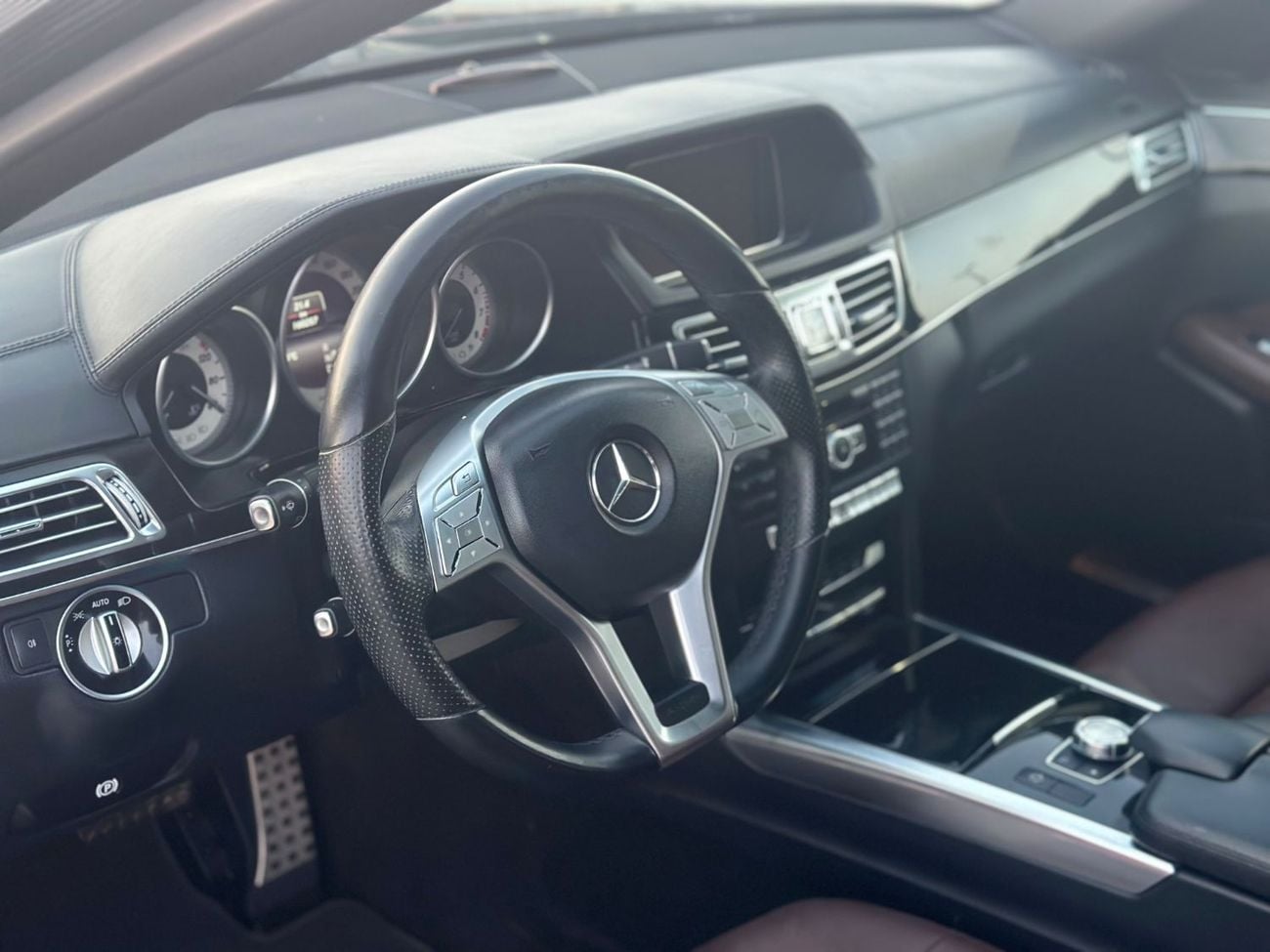 Mercedes Benz E300 ELEGANCE AMG