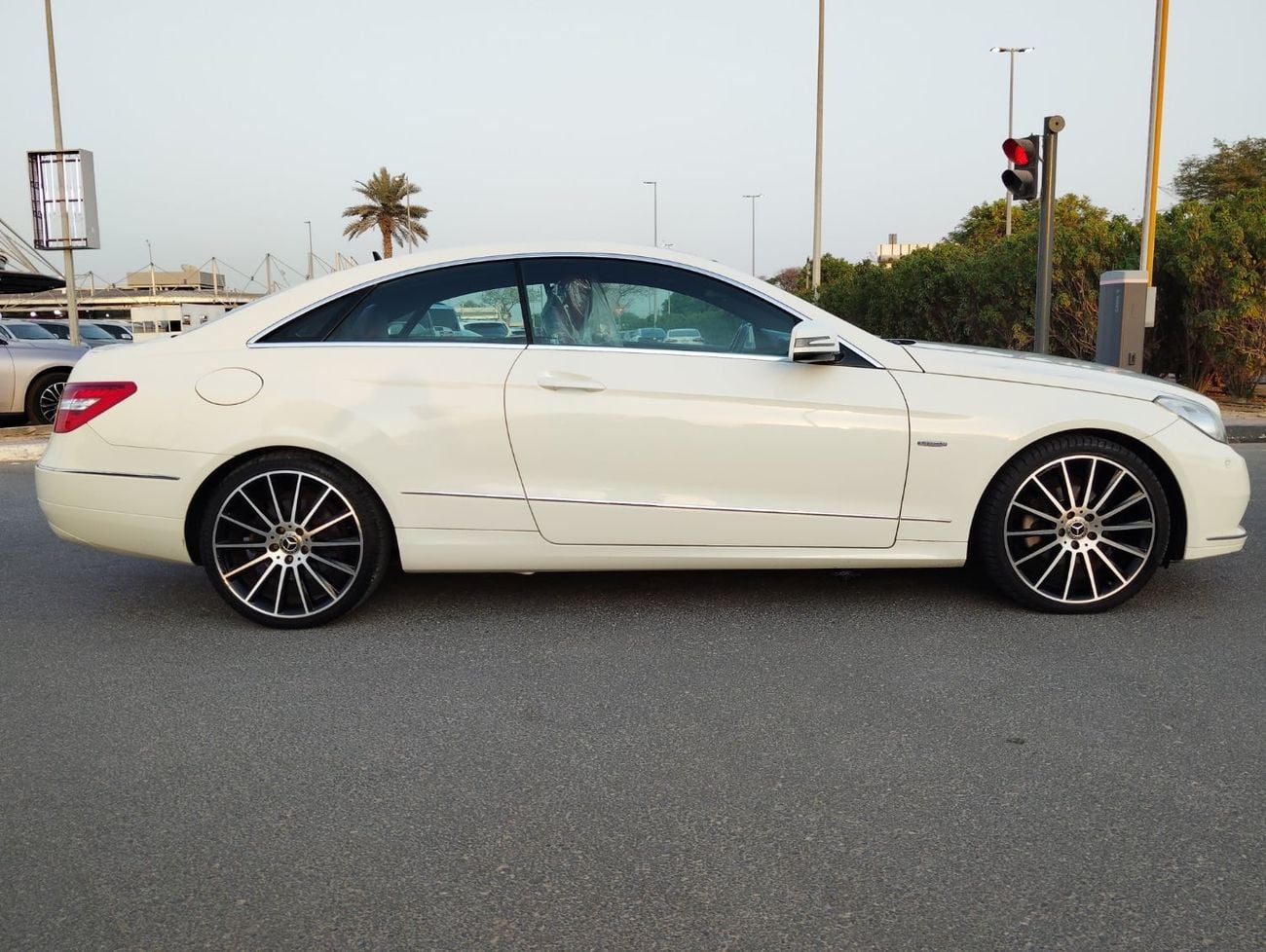 Mercedes Benz E250 STANDARD