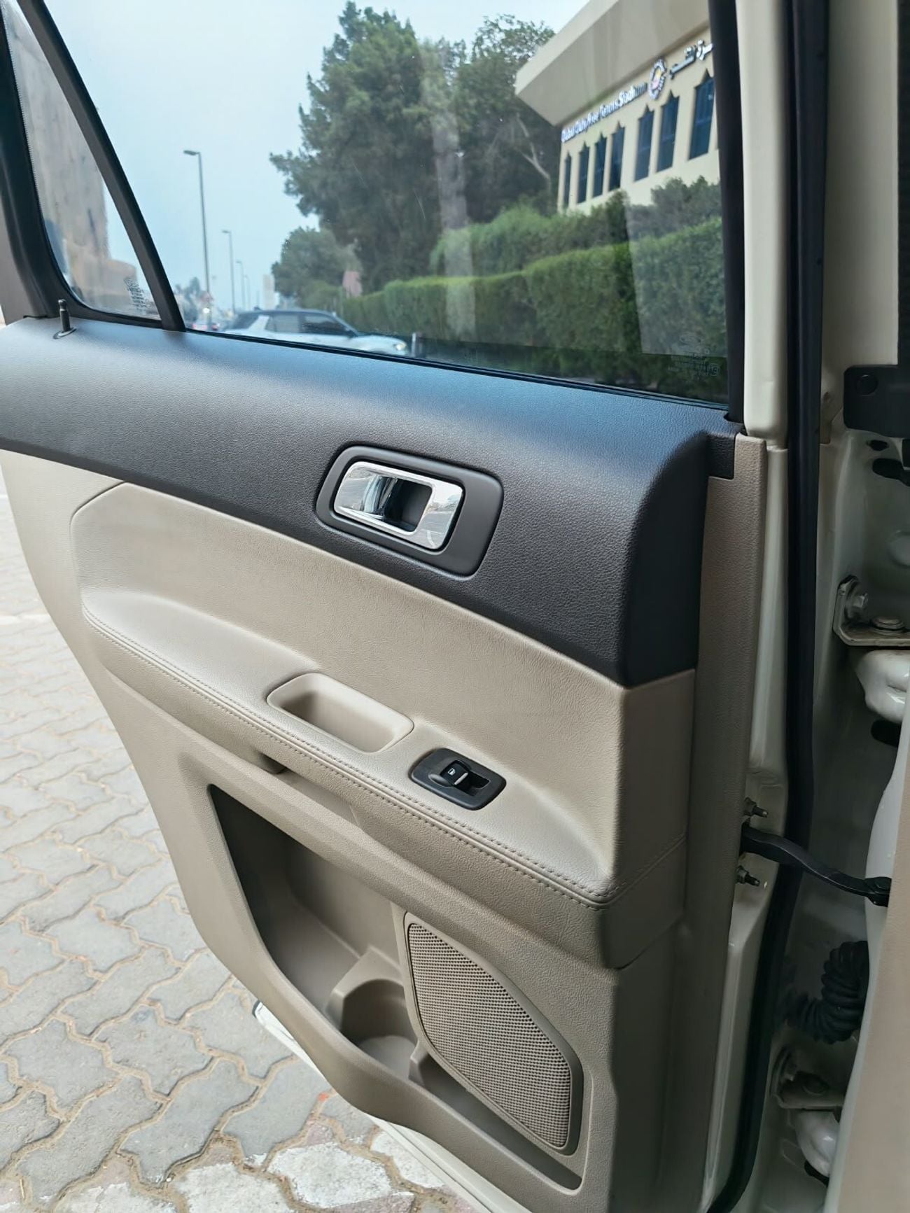 Ford Explorer BASE