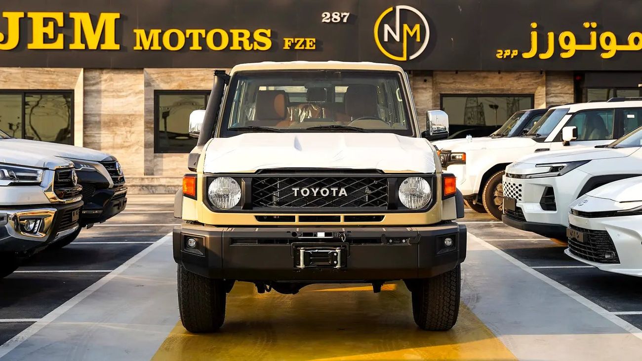 Toyota Land Cruiser 70 LC76 LX 4.0L A/T GCC Specs SAUDI