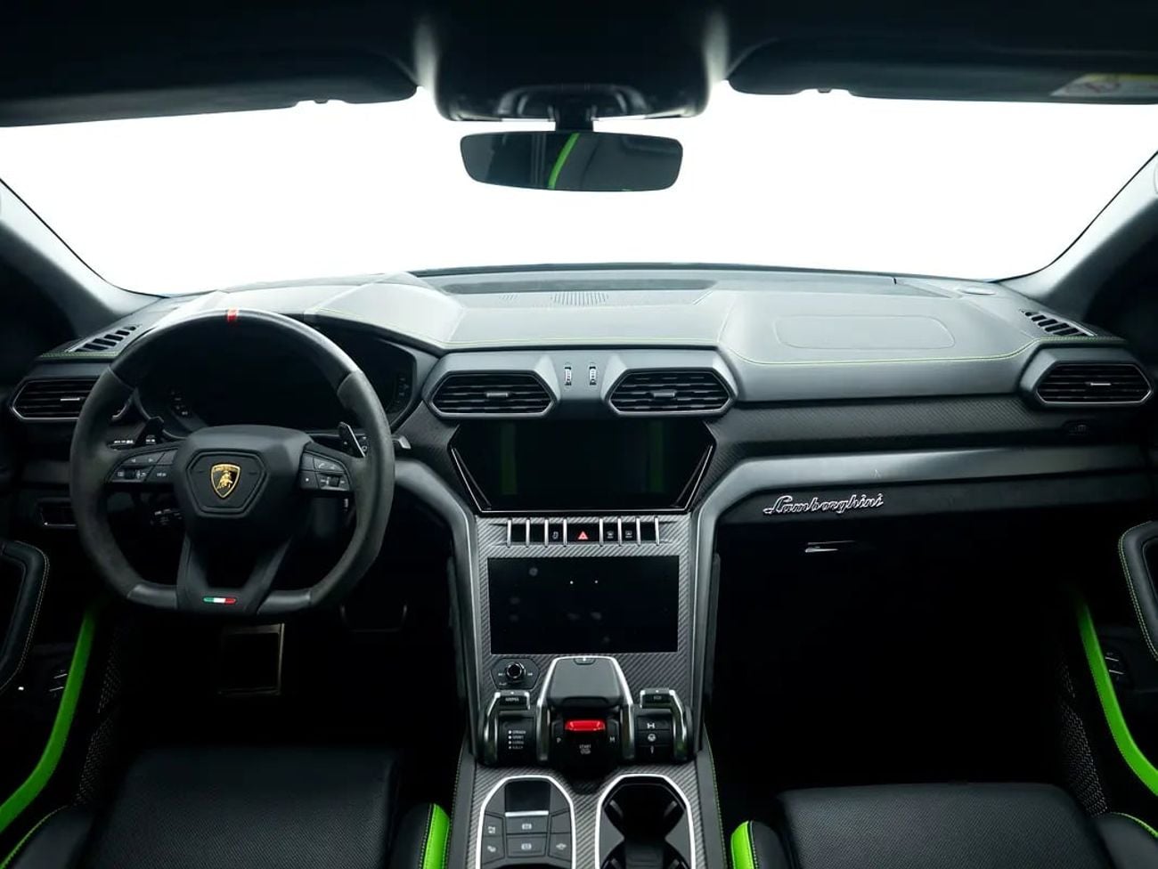 لامبورغيني اوروس PERFORMANTE Akrapovič Titanium Exhaust | Fresh Wrap | 10-Year Wrap Warranty