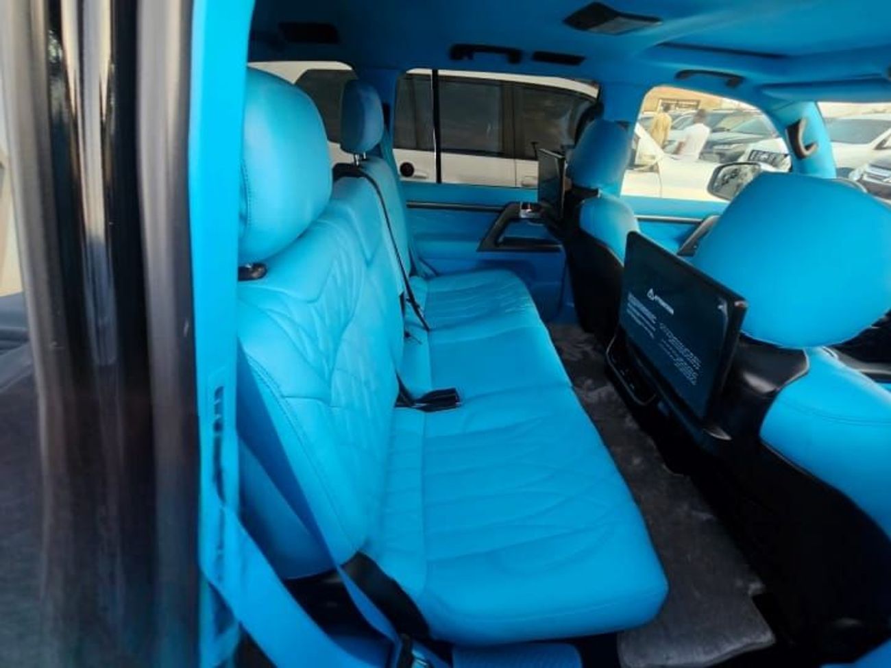 Toyota Land Cruiser VXR Modified to 2024 5.7L V8 Petrol Engine Automatic Gear 4WD 7 Seats 5 Doors