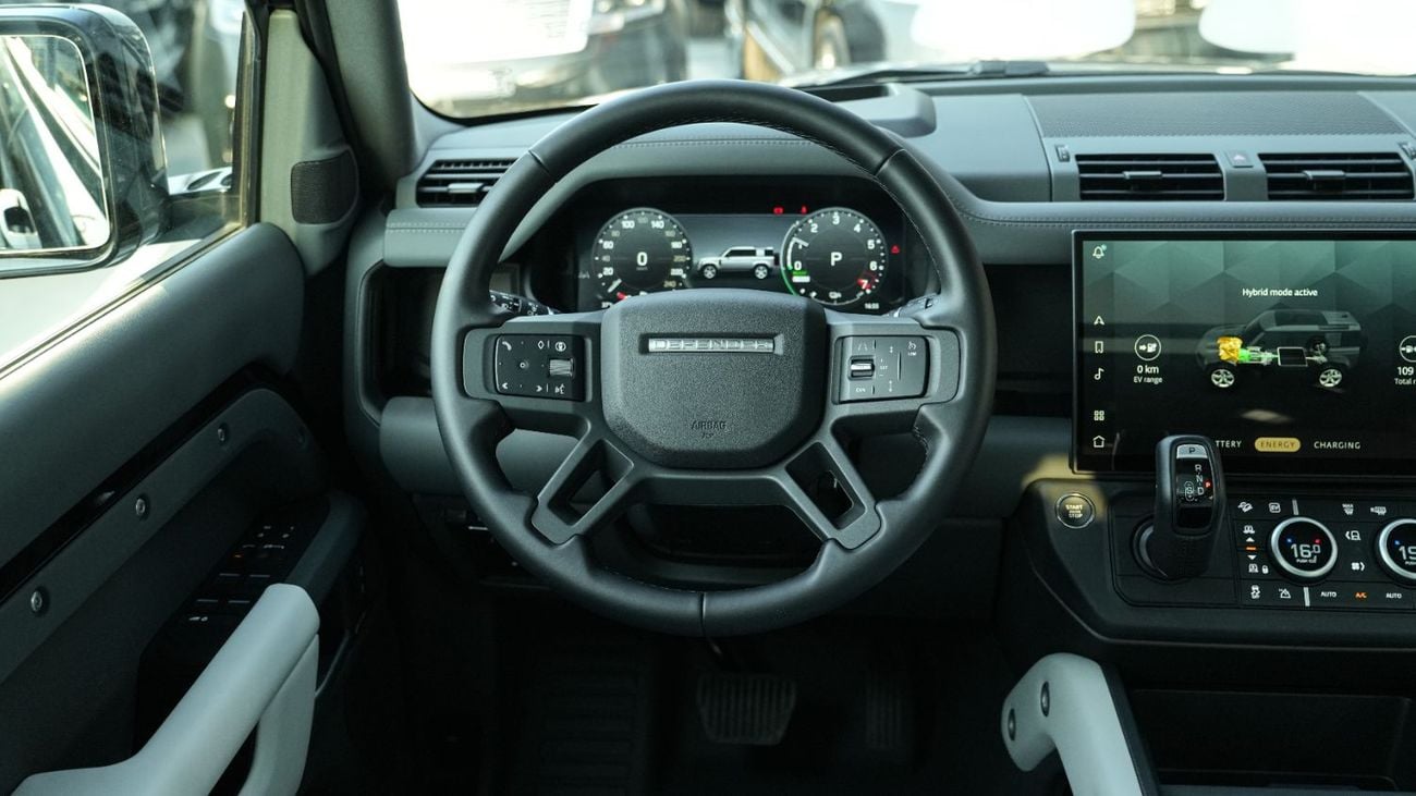 Land Rover Defender P400e X-DYNAMIC HSE Plug-in Hybrid Black-White 2026MY Export Only