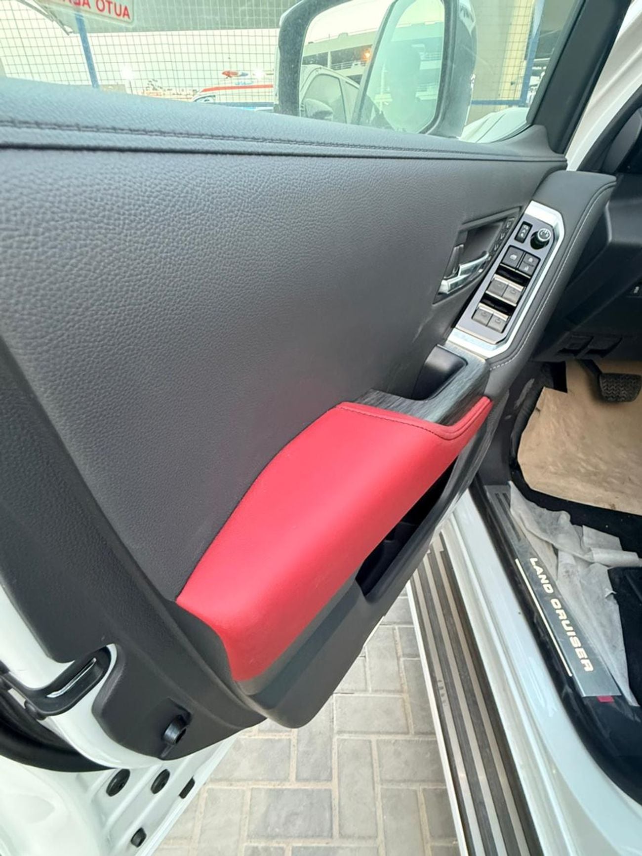 Toyota Land Cruiser VXR
