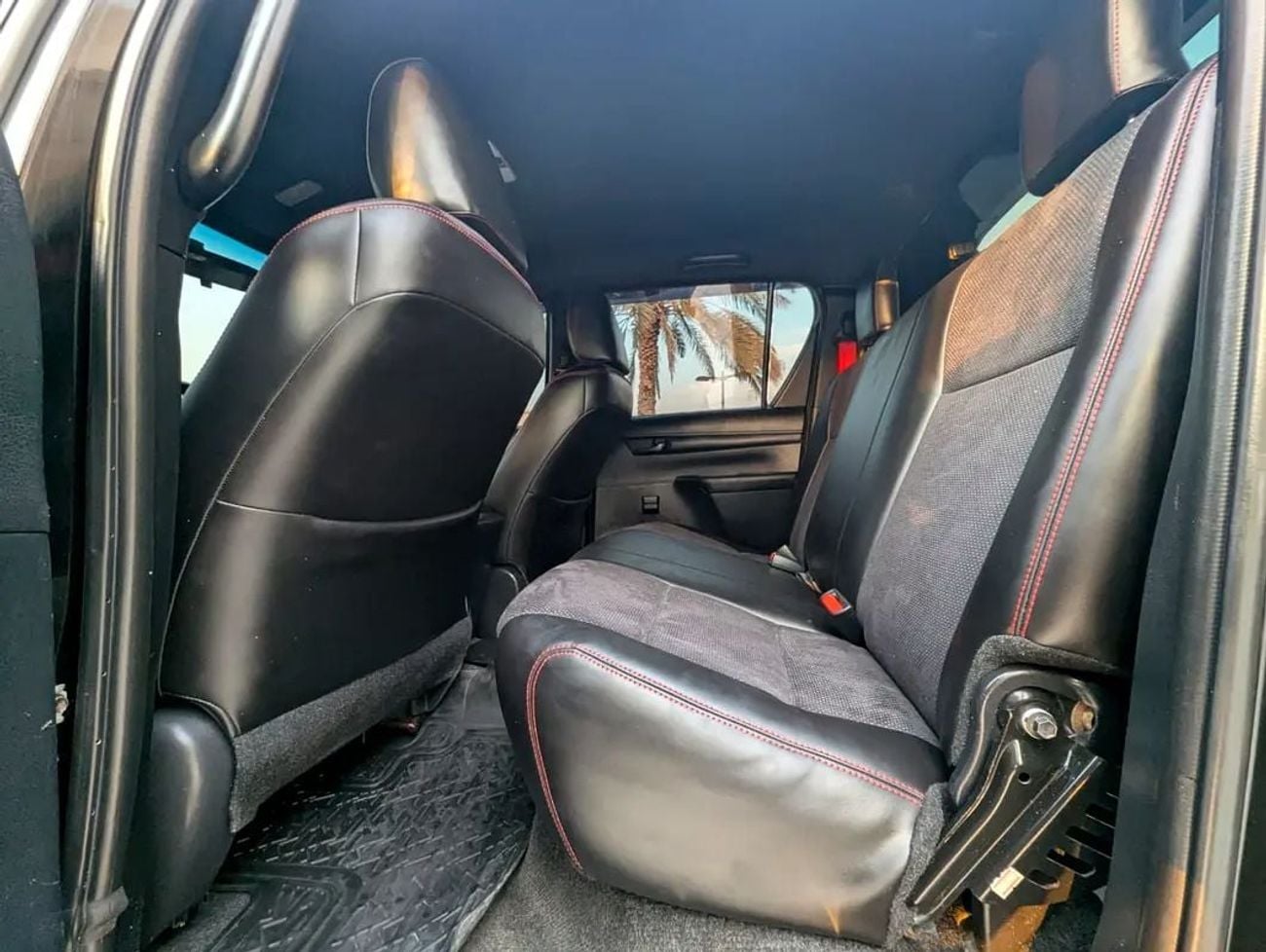 Toyota Hilux GLX 2018 Toyota Hilux 4X4 GR Sport GCC Specs Facelifted 2025 V4 2.7L Interior & Exterior Well-maintaind