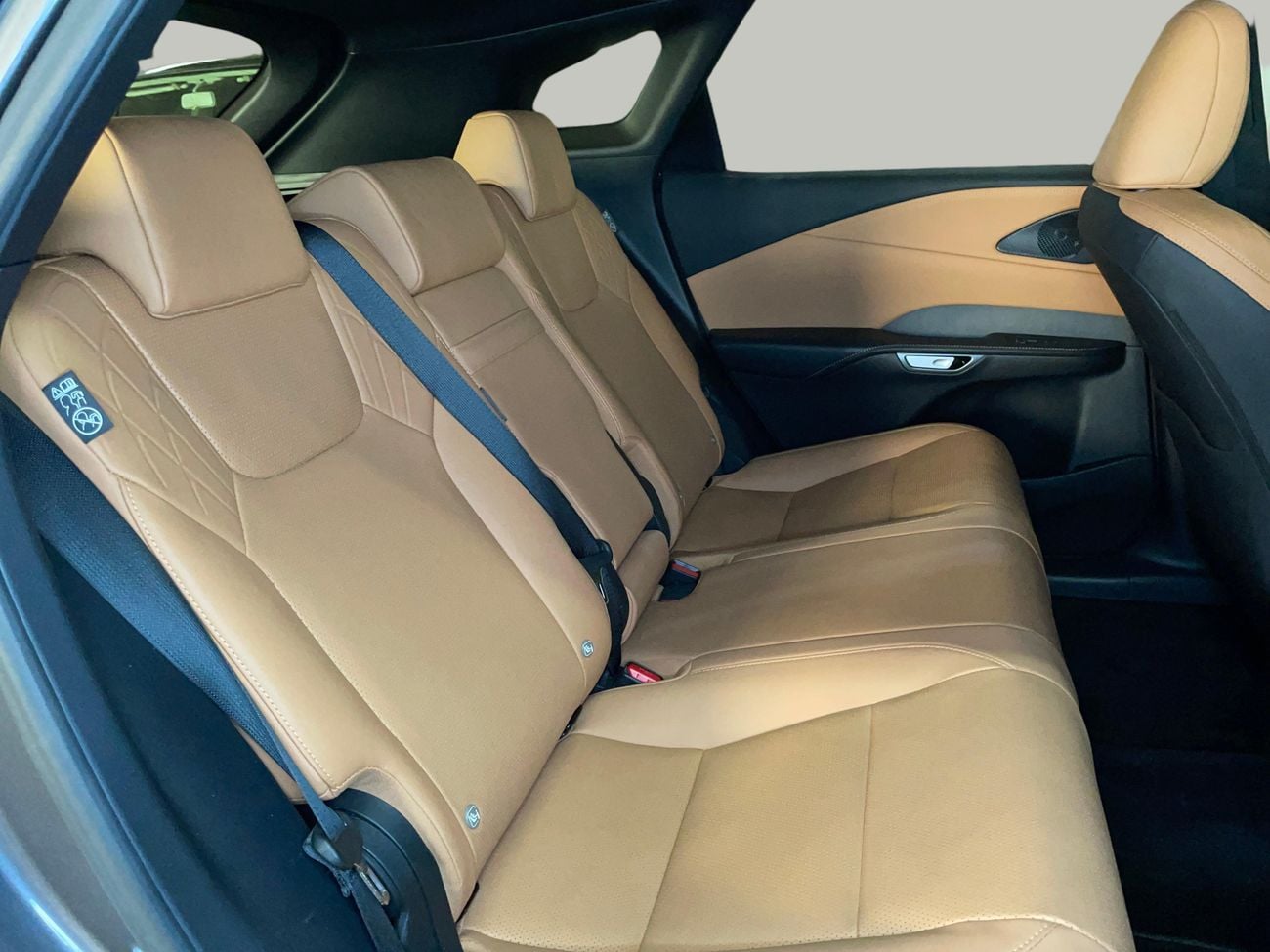 لكزس RX 350 PRESTIGE كارس24 هي سوق ضخم للسيارات المستعملة موثوق ومضمون ٪كارس24 هي سوق ضخم للسيارات المستعملة موثوق ومضمون