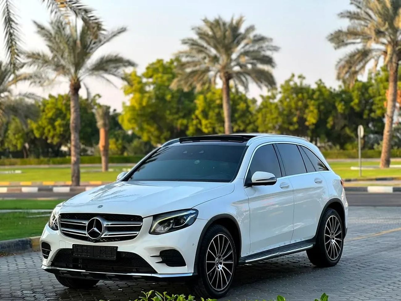 Mercedes Benz GLC250 GLC 250 4MATIC | GCC Specs | Excellent Condition